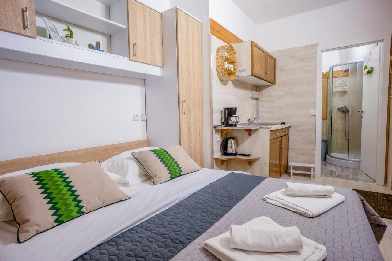 Lavanda Apartments & Room Sveti Lovreč Pazenatički Exterior foto