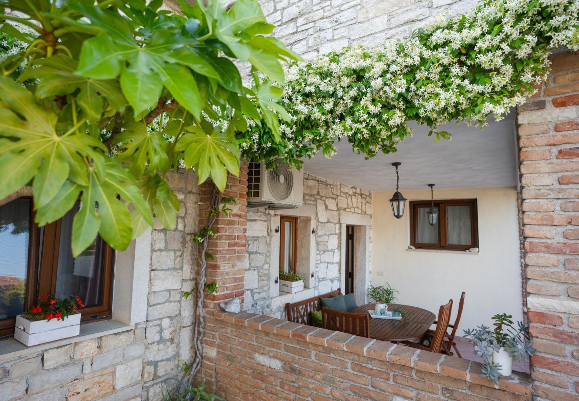 Lavanda Apartments & Room Sveti Lovreč Pazenatički Cameră foto